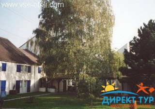 Фото #1Kyriad Villeneuve la Garenne (Kyriad Villeneuve la Garenne)