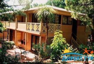 Фото #1Les Pins Standard Motel (Les Pins Standard Motel)