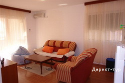 App04plus1-livingroom