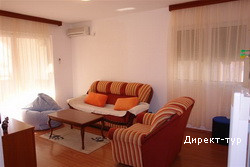 App04plus1-livingroom