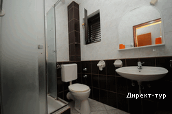 studio-bathroom