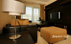 family_room_living_area