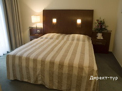 Superior_suite_bedroom